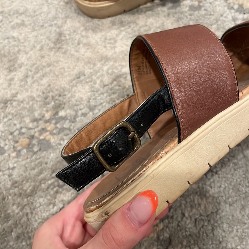 Sandals - Picture 5 of 5